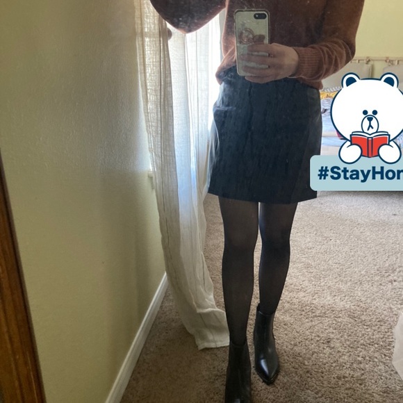 Meet your Posher, Jackie 🌞 - Picture 4 of 4